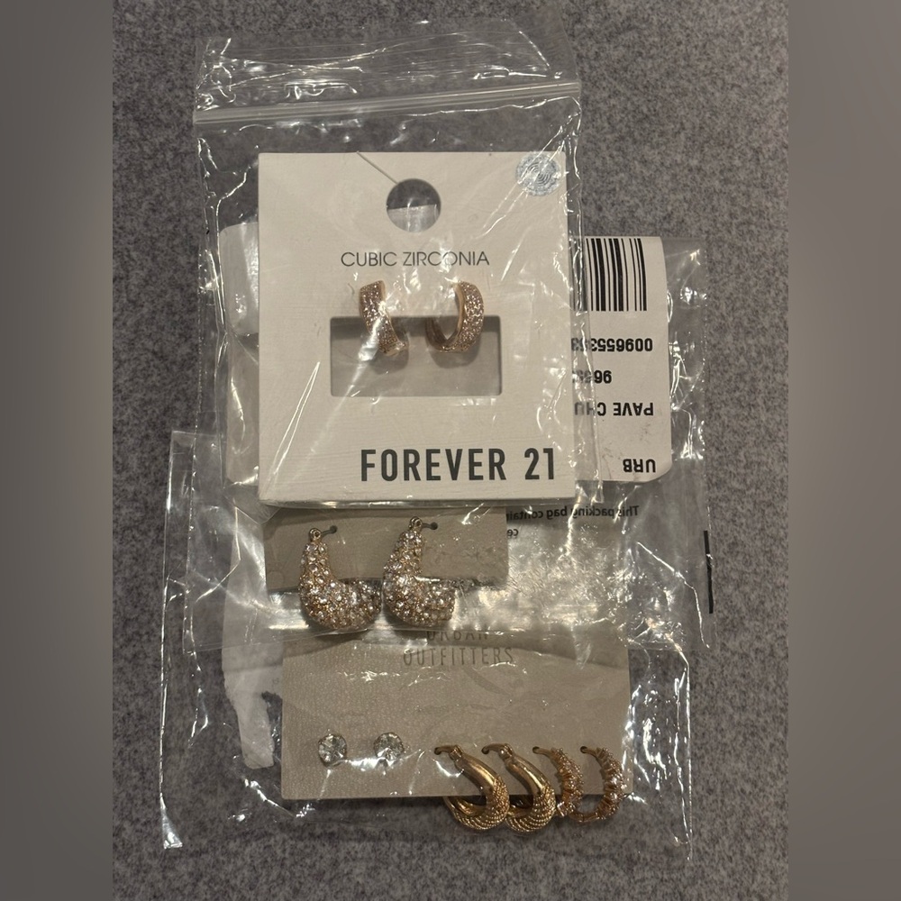 5 New Pairs of Earrings: Urban Outfitters, Forever 21
